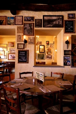 Osteria Nostrana Ambiente.jpg